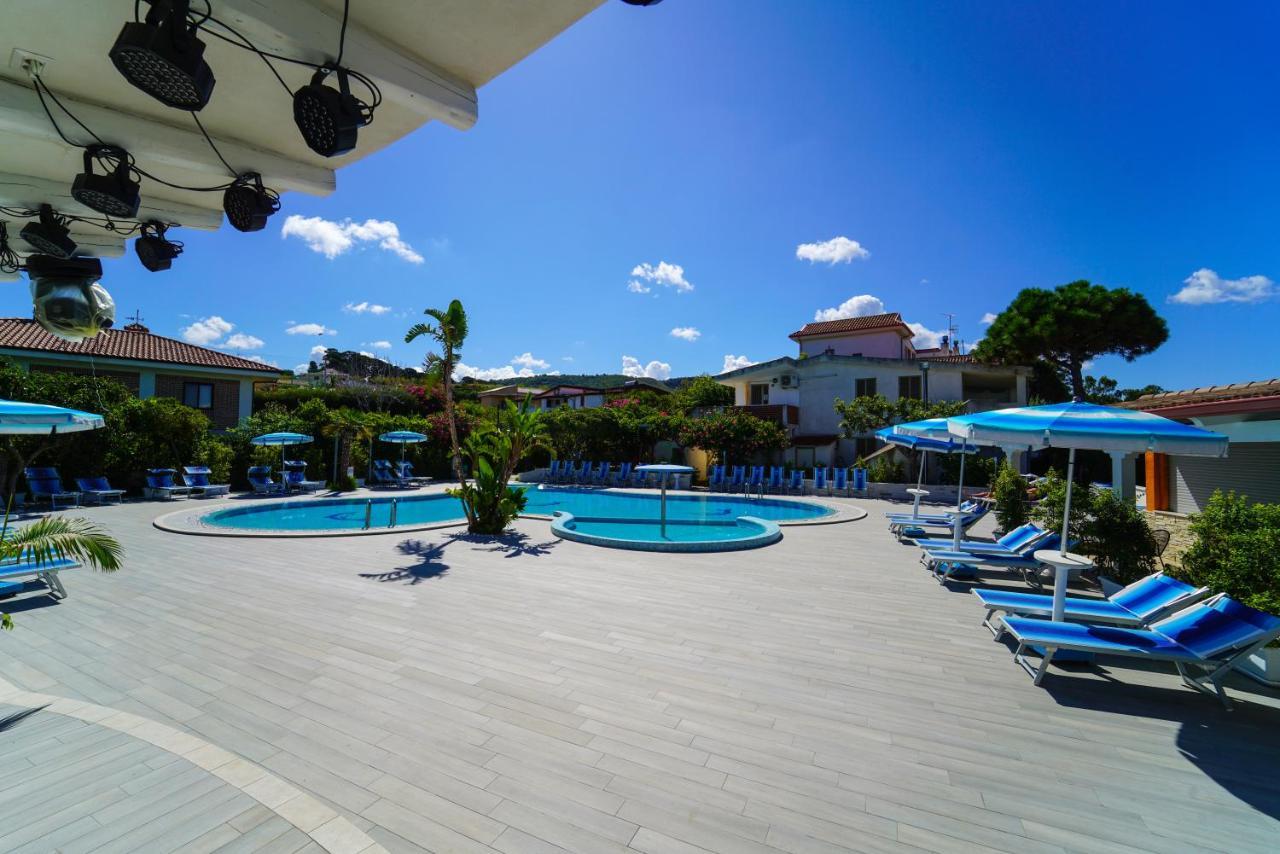 Hotel Residence Le Playe ซานตาโดเมนิกา ภายนอก รูปภาพ