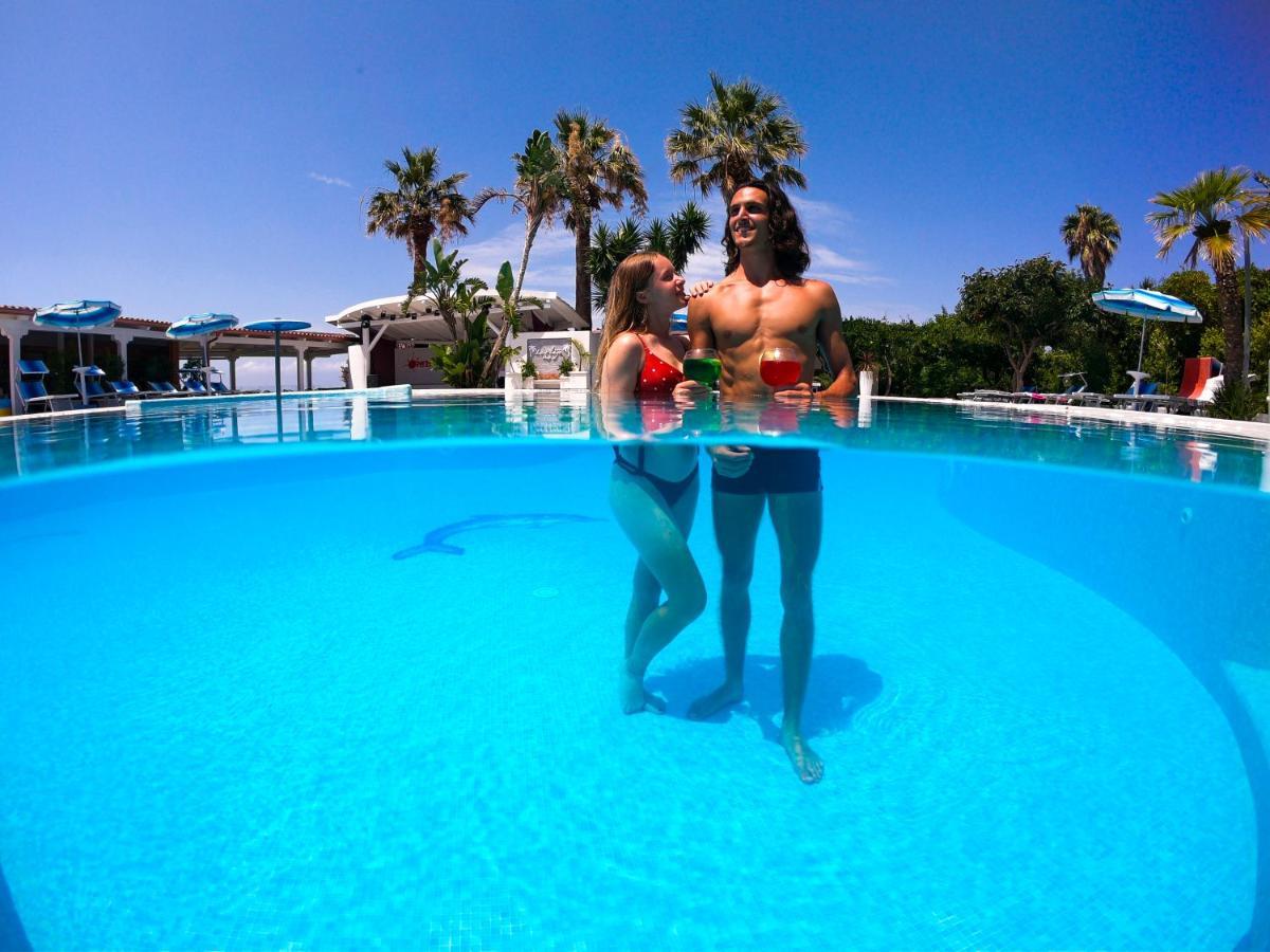 Hotel Residence Le Playe ซานตาโดเมนิกา ภายนอก รูปภาพ