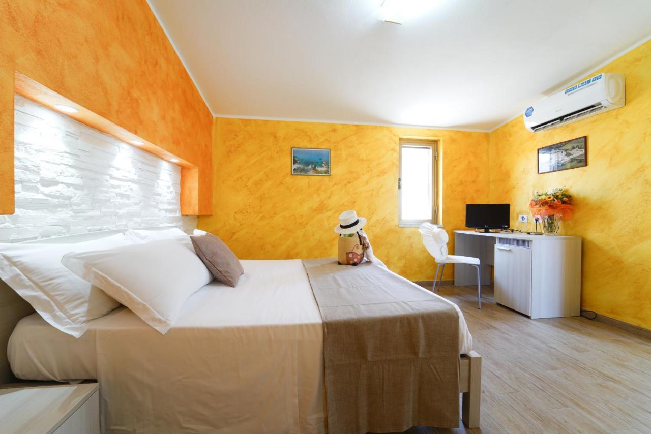 Hotel Residence Le Playe ซานตาโดเมนิกา ภายนอก รูปภาพ