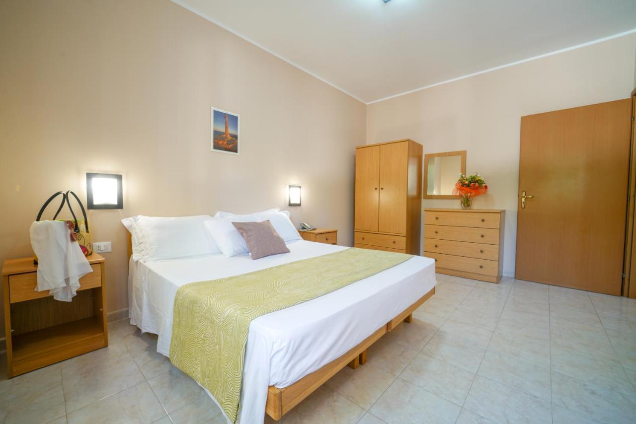 Hotel Residence Le Playe ซานตาโดเมนิกา ภายนอก รูปภาพ