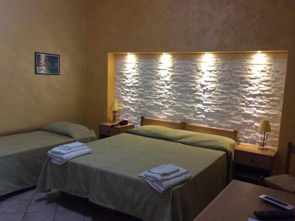 Hotel Residence Le Playe ซานตาโดเมนิกา ภายนอก รูปภาพ